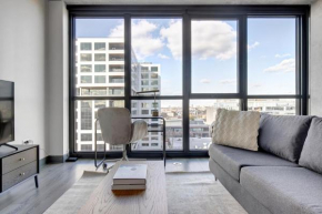 W Loop 2BR w Gym Pool Lounge 2 blocks from L CHI-489